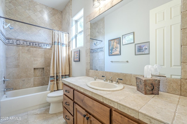 8248 E Arroyo Hondo Rd, Scottsdale, AZ 85266 - bathroom featuring toilet, shower / tub combo, and vanity