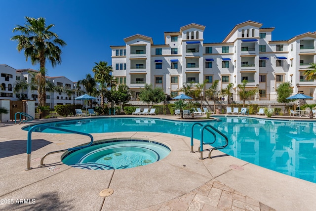 2511 W Queen Creek Rd Unit 174, Chandler, AZ 85248 - community pool featuring a community hot tub and a patio