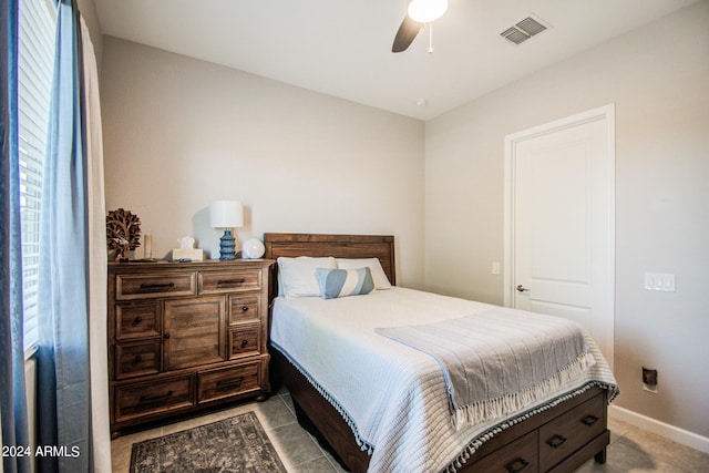 bedroom with ceiling fan