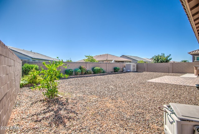 view of yard with a patio area