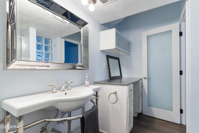 805 N 4th Ave Unit 701, Phoenix, AZ 85003 - bathroom featuring wood finished floors