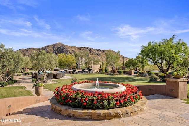 view of property's community featuring a mountain view