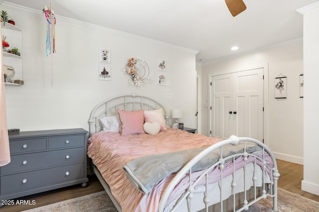 3308 N 51st St, Phoenix, AZ 85018 - bedroom with wood finished floors, ornamental molding, recessed lighting, baseboards, and ceiling fan