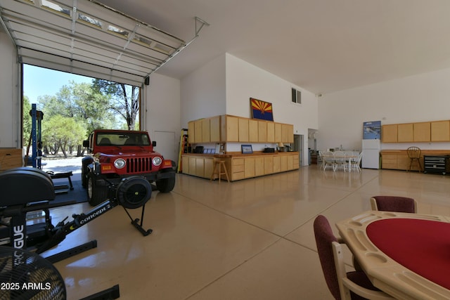 2273 Lindbergh Rd, Overgaard, AZ 85933 - view of garage