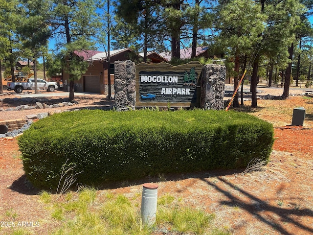 2273 Lindbergh Rd, Overgaard, AZ 85933 - community sign featuring a garage
