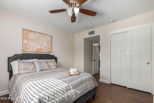 2518 E Campbell Ave, Phoenix, AZ 85016 - bedroom with wood finished floors, baseboards, a closet, and a ceiling fan