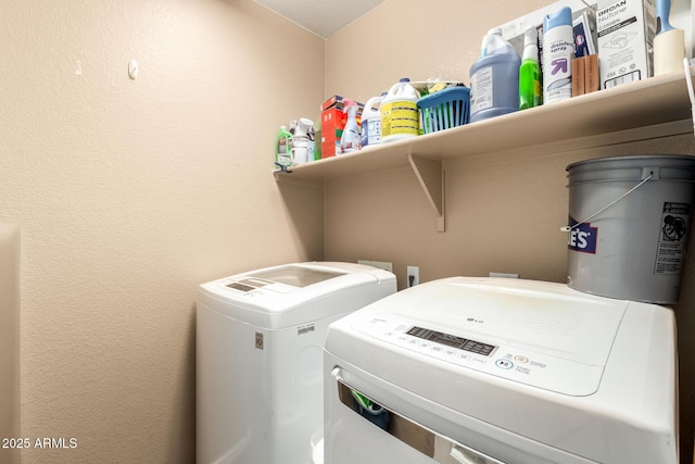 4038 E Wrangler Ct, Gilbert, AZ 85297 - laundry room with washing machine and dryer
