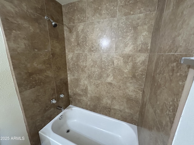 3814 N 55th Dr, Phoenix, AZ 85031 - full bath featuring shower / bath combination