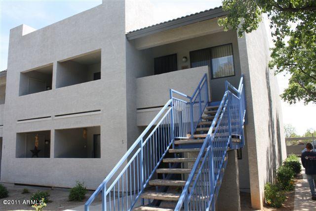 3301 E Earll Dr Unit 219, Phoenix, AZ 85018 - view of property featuring stairway