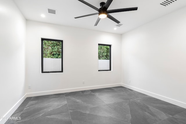 empty room with ceiling fan