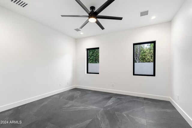 empty room with ceiling fan