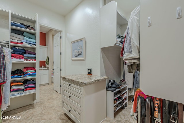 view of spacious closet