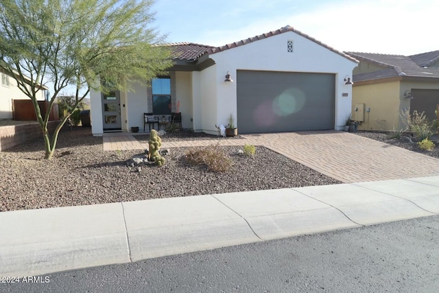 view of front facade featuring a garage