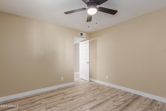 1340 N Recker Rd Unit 131, Mesa, AZ 85205 - unfurnished room featuring light wood-style floors, baseboards, and a ceiling fan
