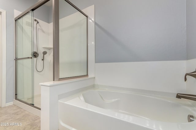 5550 N 16th St Unit 166, Phoenix, AZ 85016 - full bath featuring a stall shower and a garden tub