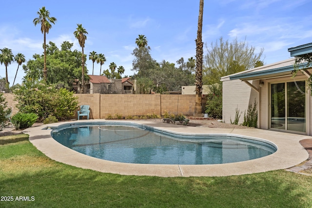 2916 S Revere Cir, Mesa, AZ 85210 - view of pool
