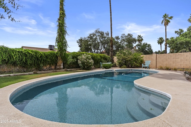 2916 S Revere Cir, Mesa, AZ 85210 - view of pool with a fenced backyard and a patio area
