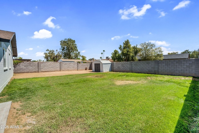 14635 N 37th Pl, Phoenix, AZ 85032 - view of yard featuring a storage shed and an outbuilding