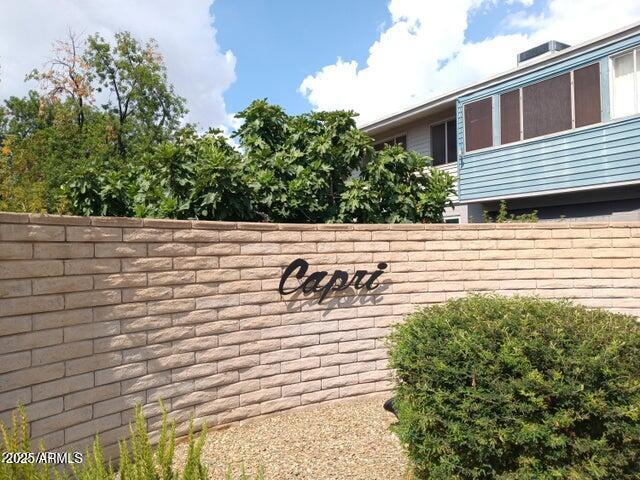 view of community / neighborhood sign