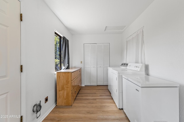 5766 N Juliane Dr, Williams, AZ 86046 - clothes washing area featuring light wood finished floors, washer and dryer, attic access, and baseboards