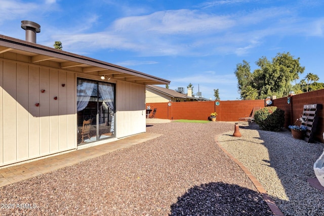 view of yard featuring a patio area