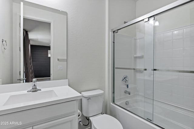 751 W Flintlock Way, Chandler, AZ 85286 - full bathroom with enclosed tub / shower combo, vanity, toilet, and a textured wall