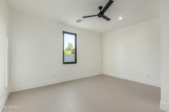 empty room with ceiling fan