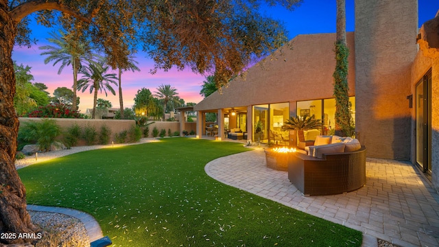 4450 E Camelback Rd Unit 4, Phoenix, AZ 85018 - view of yard with a fenced backyard, an outdoor fire pit, and a patio area
