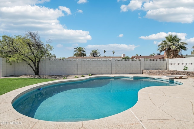 1653 E Palmcroft Dr, Tempe, AZ 85282 - view of pool with a fenced backyard