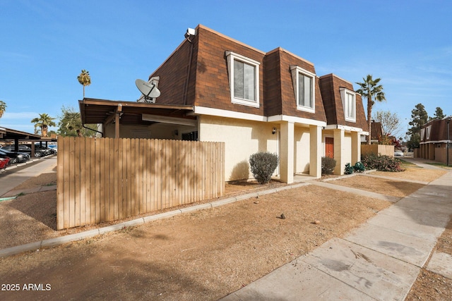 view of front of property