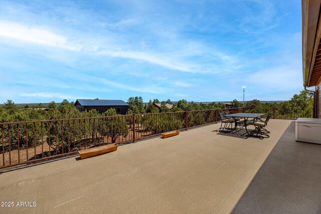 2335 Voyager Cir, Overgaard, AZ 85933 - view of patio with outdoor dining space