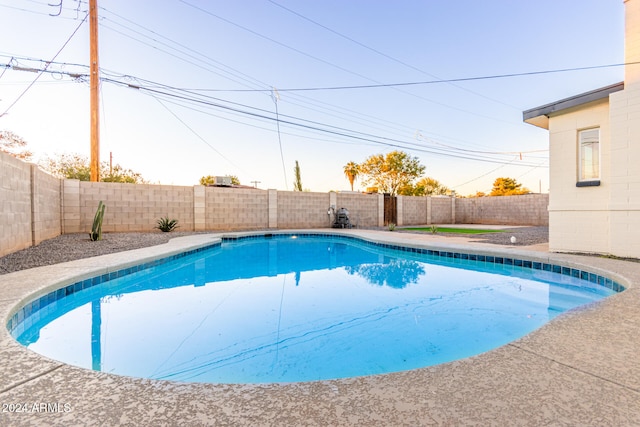 view of swimming pool