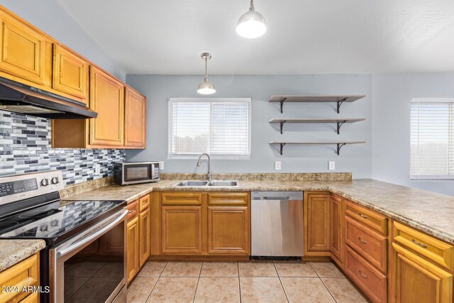 unfurnished room with wood-type flooring, ceiling fan, and lofted ceiling