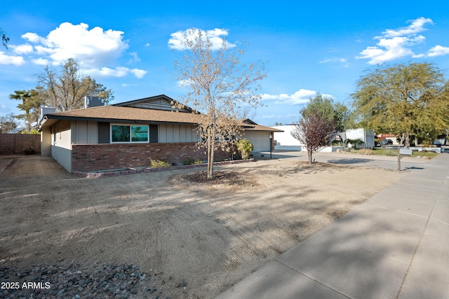 view of front facade featuring a garage