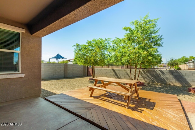 5218 W Lydia Ln, Laveen, AZ 85339 - wooden terrace featuring a fenced backyard