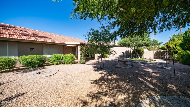 view of yard with a patio