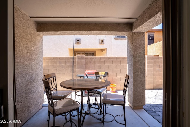 8516 N 64th Ave, Glendale, AZ 85302 - view of patio with fence