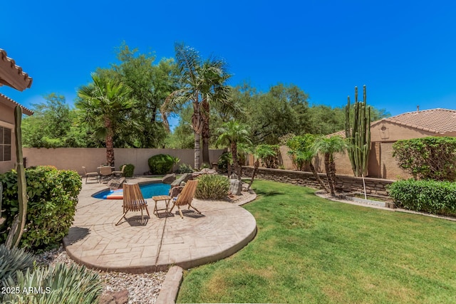 3622 E Sparrow Pl, Chandler, AZ 85286 - fenced backyard featuring a patio area