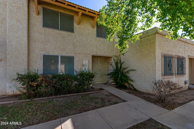 view of townhome / multi-family property