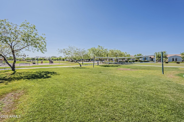 3925 E Elmwood St, Mesa, AZ 85205 - view of property's community with volleyball court and a yard