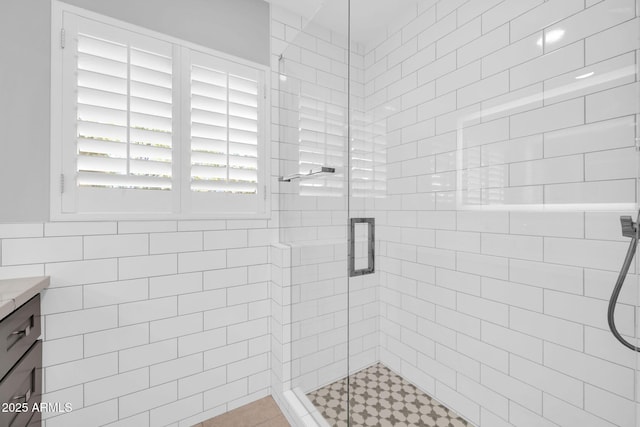 1208 E Tuckey Ln, Phoenix, AZ 85014 - full bath featuring a stall shower and vanity