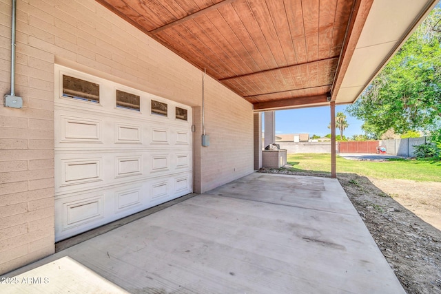 1208 E Tuckey Ln, Phoenix, AZ 85014 - view of garage