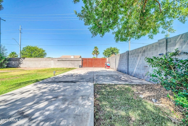 1208 E Tuckey Ln, Phoenix, AZ 85014 - fenced backyard featuring a patio