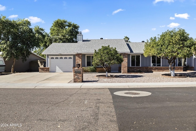 view of front facade with a garage