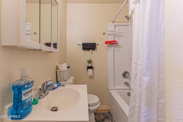2017 E Lemon St, Tempe, AZ 85281 - full bath with shower / tub combo with curtain and vanity
