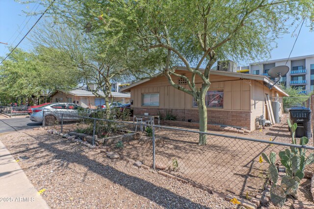 2017 E Lemon St, Tempe, AZ 85281 - ranch-style house with brick siding and board and batten siding