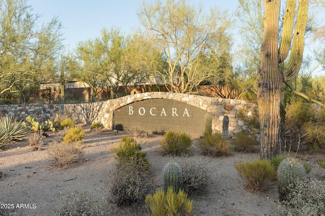 view of community / neighborhood sign