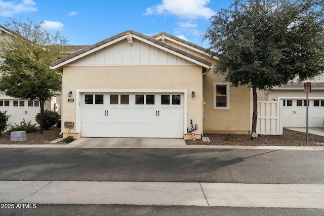 view of front of property featuring a garage