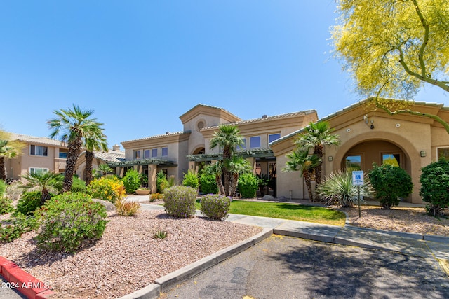 view of mediterranean / spanish-style home