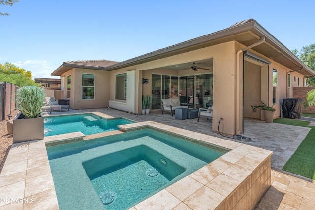 13186 W Via Dona Rd, Peoria, AZ 85383 - view of pool with a patio area, ceiling fan, a fenced backyard, and a pool with connected hot tub